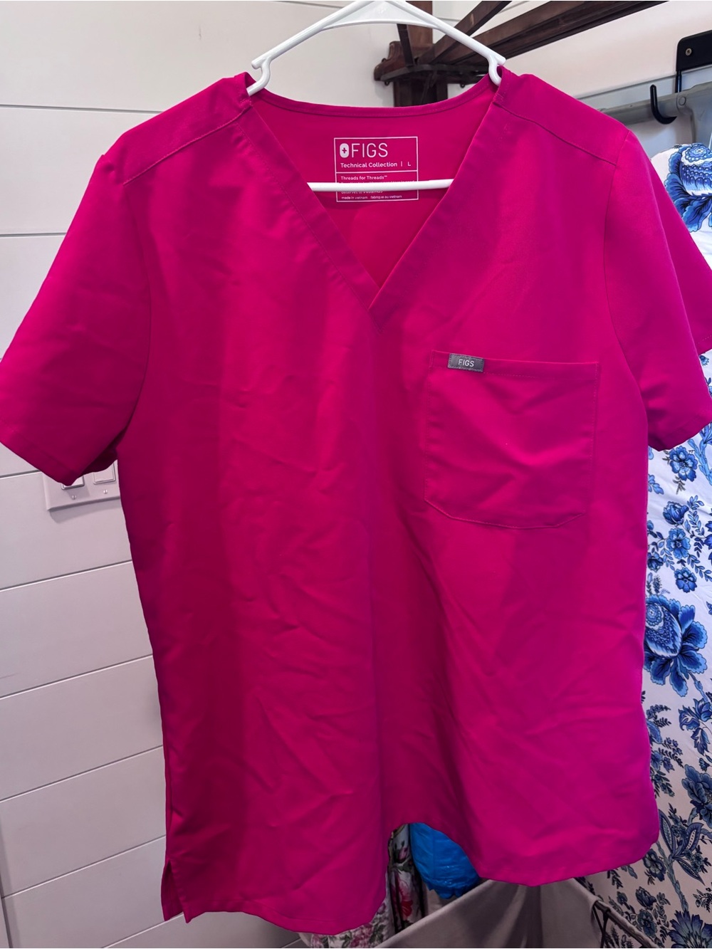 FIGS Set Women's V-Neck Scrub Top/Kade Tall Pants in Ultra Rose